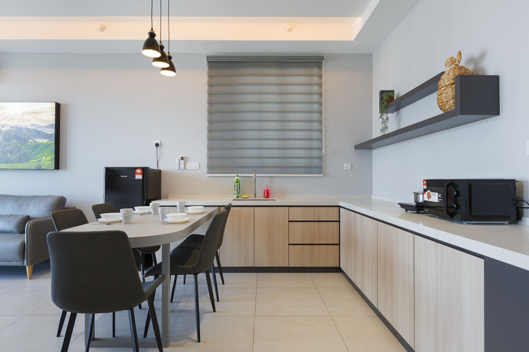 Dining Room 10