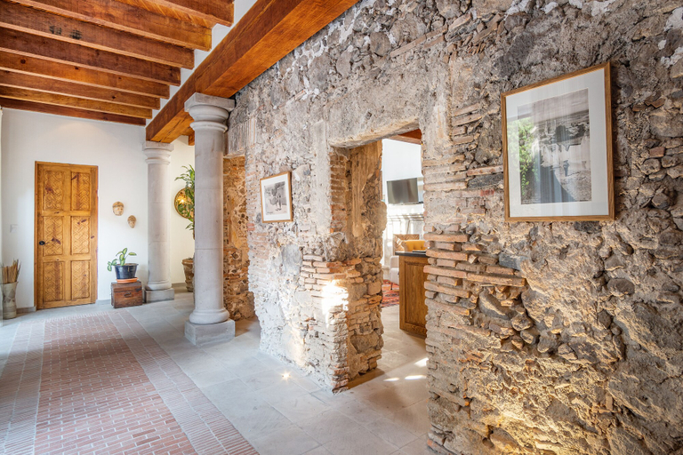 Others 4, Casa Garita, Allende