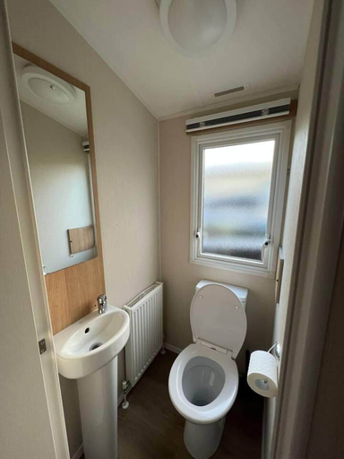 Bathroom 3, Stunning 8 Berth Caravan in Poole, Poole