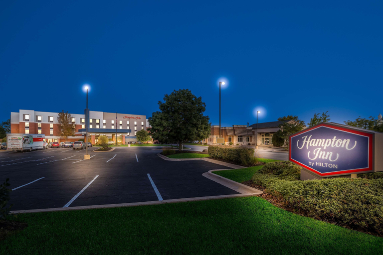 Exterior & Views 1, Hampton Inn McHenry, McHenry