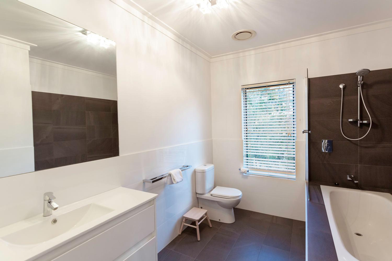 Bedroom 5, Hennessey Hideaway, Busselton