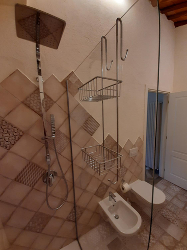 Bathroom 2, Il Vicolo, Lucca