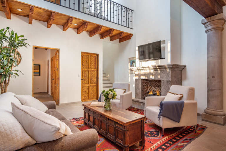 Others 5, Casa Garita, Allende