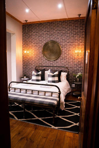 Others 5, @Athens Guest Rooms, Frances Baard