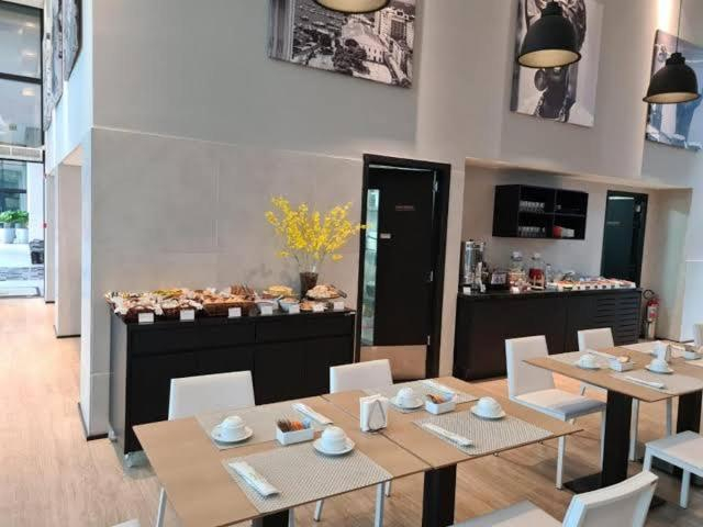 Food & Drinks
