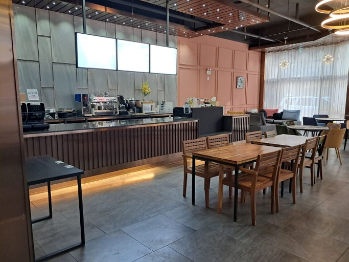 Food & Drinks 5, Idun Hotel, Wanju