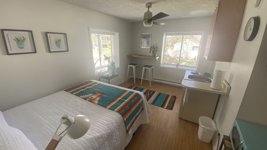 Room 2, Summit Inn, Otero