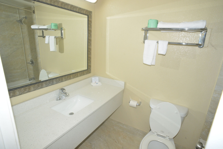 Bathroom 3, Hometown Inn & Suites, Tulsa