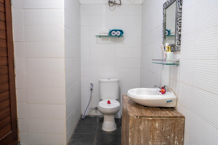 Bathroom 1, VILLA SCARLET, Badung