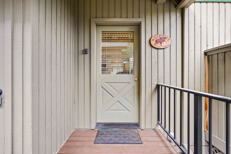 Exterior 4, Wren 2 Bedroom Home by RedAwning, Deschutes