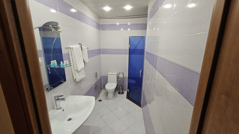 Bathroom 4, Du Port hotel, Baku