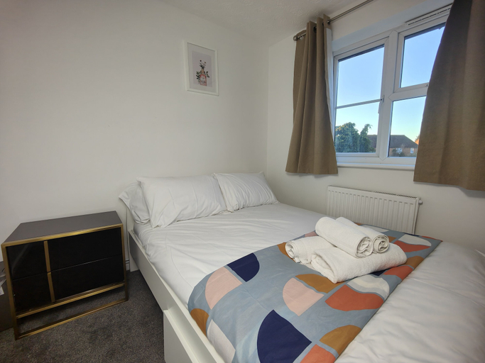 Room 4, 3 Bed House - Sleeps 7 - Garden - Parking - Wifi, Birmingham