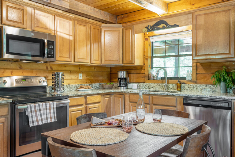 Private kitchen 5, Little Sparrow by Avantstaydowntown Pigeon Forge Cabin, Sevier