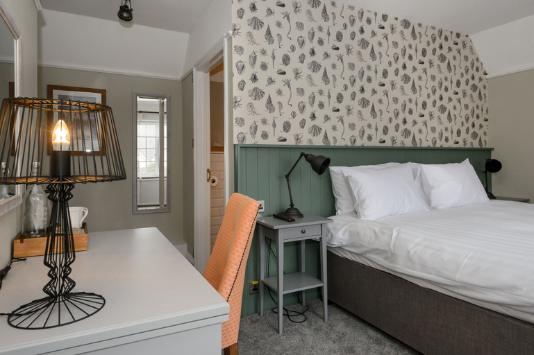 Bedroom 2, Balfour Arms, Devon