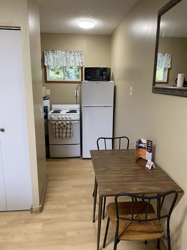 Others 5, Kitimat Lodge, Kitimat-Stikine