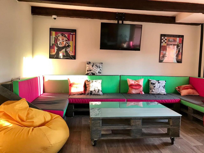 Others 2, Lucky Hostel на Крещатике, Shevchenkivs'kyi