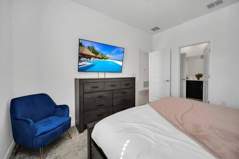 Room 3, 7 Bed Champions Gate 7 Bedroom Villa by RedAwning, Osceola