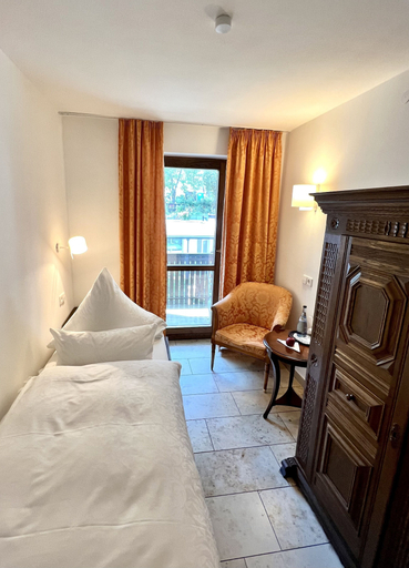 Bedroom 13