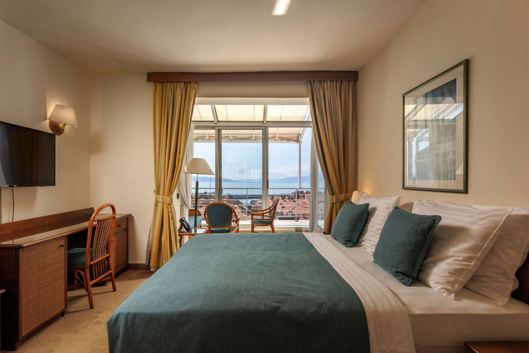 Bedroom 2, Grand Hotel Bonavia, Rijeka