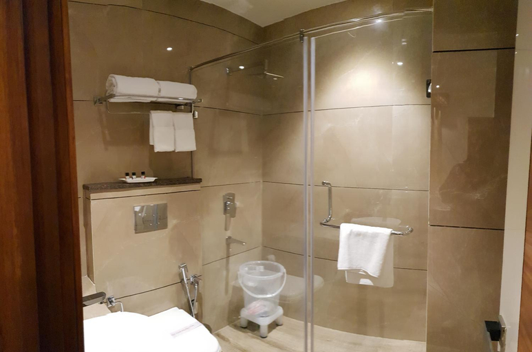 Bathroom 4, Hotel Makhan Residency, Amritsar