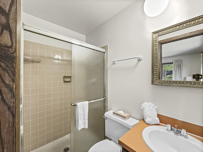 Bathroom 4, Cc43 Chateau Claire 2 Bedroom Condo by RedAwning, Summit