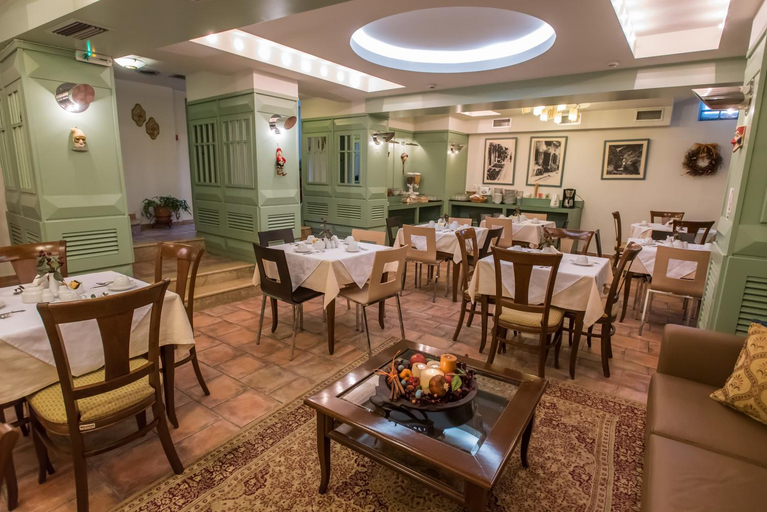 Food & Drinks 4, City Hotel Apollonion, Central Greece