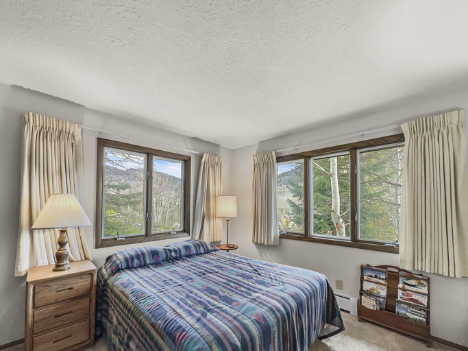 Room 3, Cc43 Chateau Claire 2 Bedroom Condo by RedAwning, Summit
