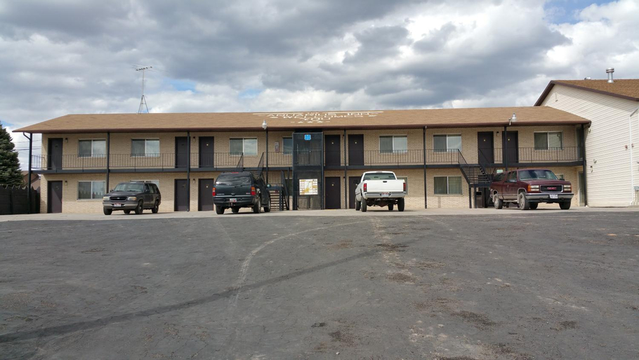 Aquarius Inn, Wayne