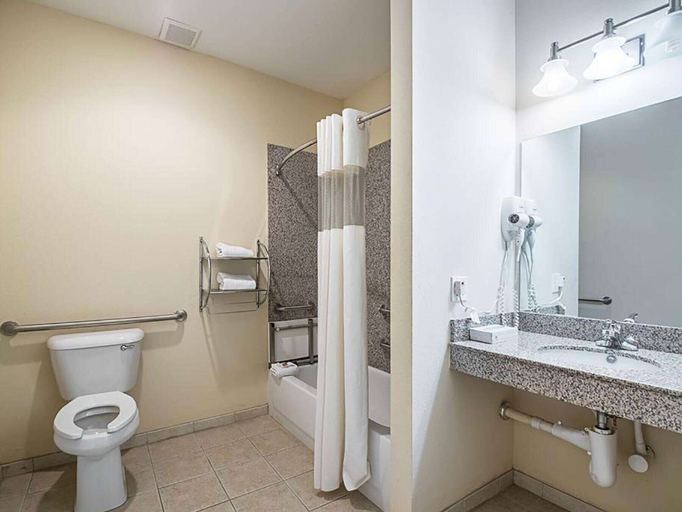 Bathroom 4, Days Inn by Wyndham Copperas Cove, Coryell