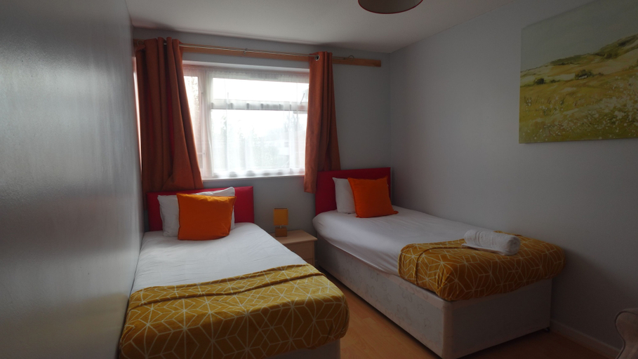 Bedroom 2, Chelsea House - Huku Kwetu, Central Bedfordshire