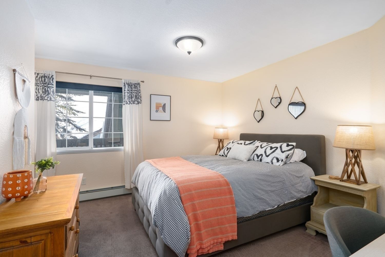 Room 2, Quail Run 5 3 Bedroom Condo by RedAwning, Routt