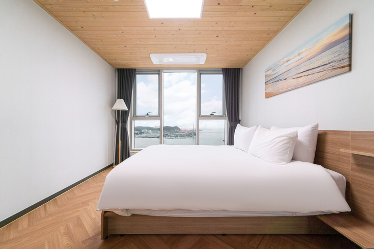 Bedroom 26