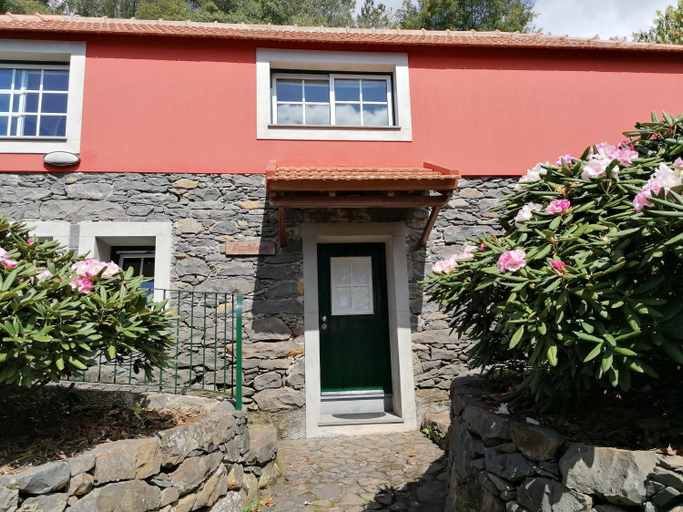 Others 4, Casas de Pedra, Santa Cruz