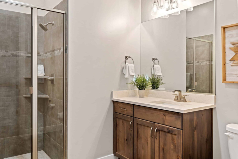 Bathroom 4, Red Mountain Springs #23 by RedAwning, Washington