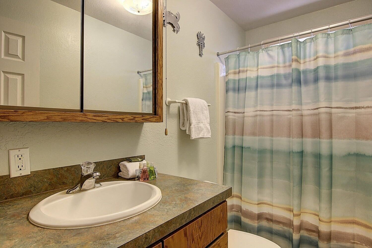 Bathroom 3, Fantasy Oaks Lodge 4 Bedroom Home by RedAwning, Aransas