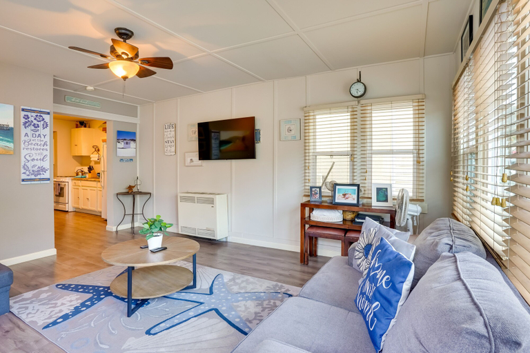 Others 5, Steps to Beach & Bites: Catalina Island Retreat!, Los Angeles