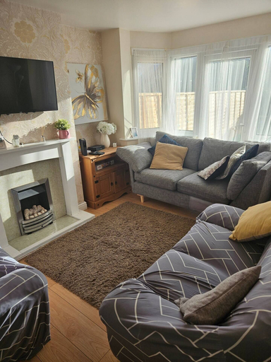 Others 5, 5-bed House With Separate Living Room, Birmingham