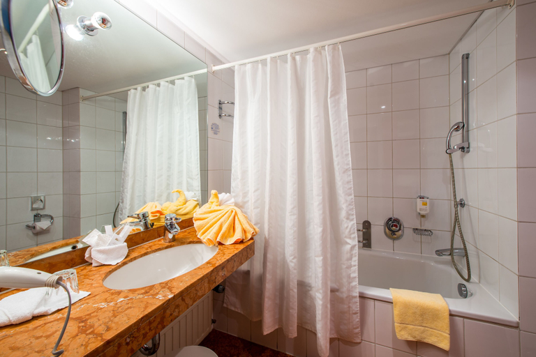 Bathroom 5, Hotel Zum Ritter, Fulda
