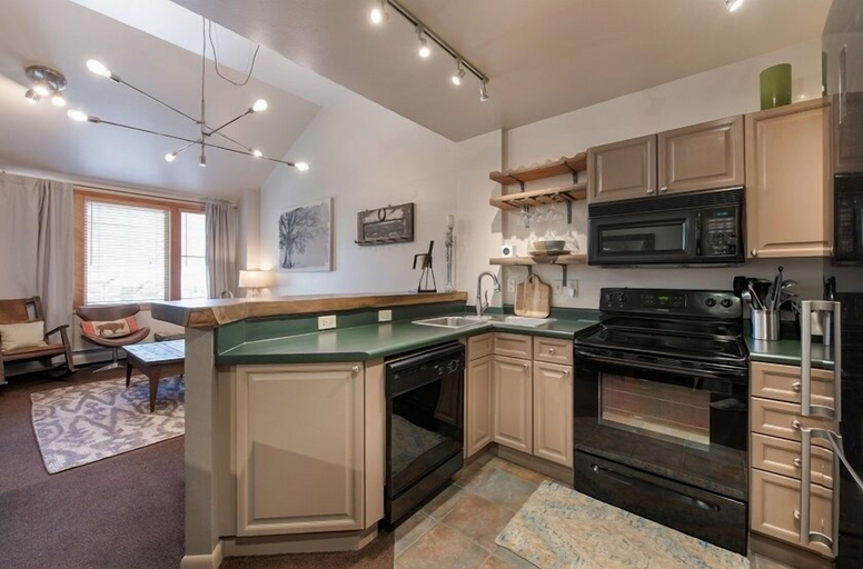 Private kitchen 2, Zephyr Mountain Lodge, Condo | Ski Storage (Select-Rated Condo 2700), Grand