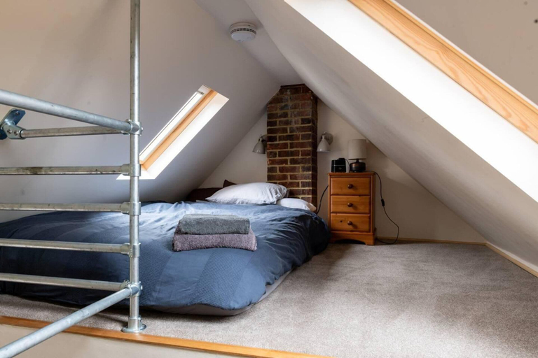 Bedroom 2, Adorable and Cosy Tiny Cottage, East Sussex