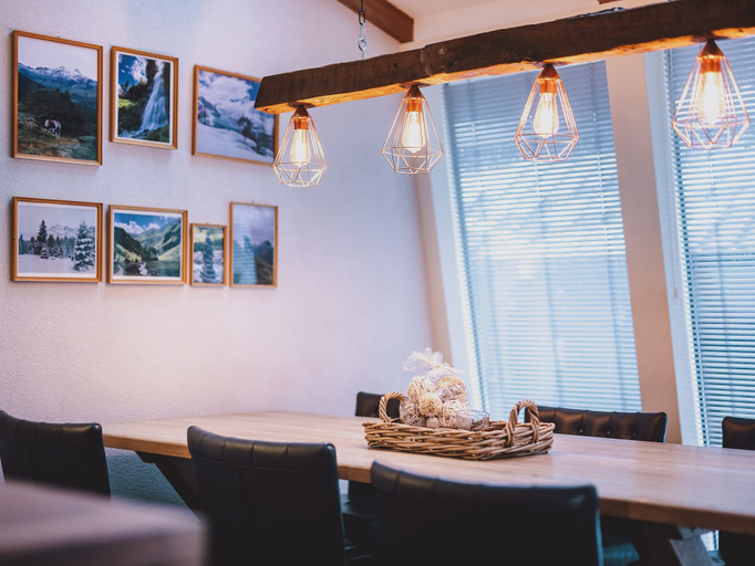 Food & Drinks 5, Appartements Enzian by we rent, Zell am See