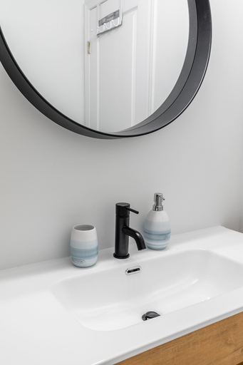 Bathroom 5, Luxury 3BR Townhome Private Gym BBQ, Hamilton