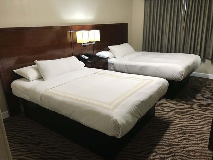Room 4, Hometown Inn & Suites, Tulsa