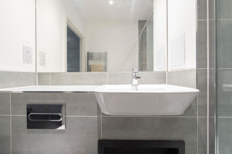 Bathroom 4, Stunning Luxury Stratford London 2 Bed Apartment, London