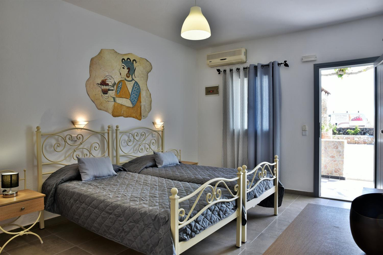Bedroom 3, Kafouros Hotel, South Aegean