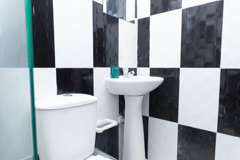 Bathroom 3, Hotel Itaka, Soledad
