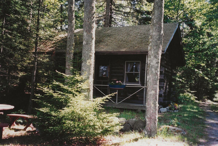 Exterior & Views, Sunset Cottage, Hancock