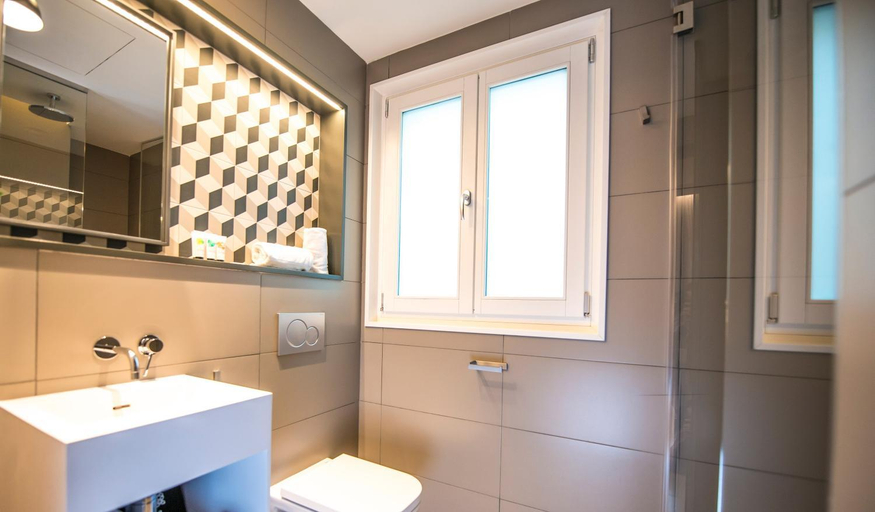 Bathroom 4, Ona Hotels Mosaic, Barcelona