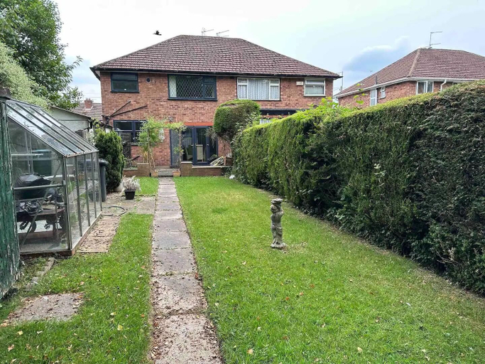 Others 4, Stunning 3-bed House in Cheadle, Stockport