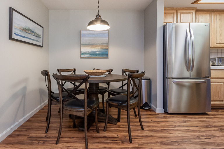 Dining 3, Silver Bear 19 with Covered Parking, Walk to Canyon Lodge by RedAwning, Mono